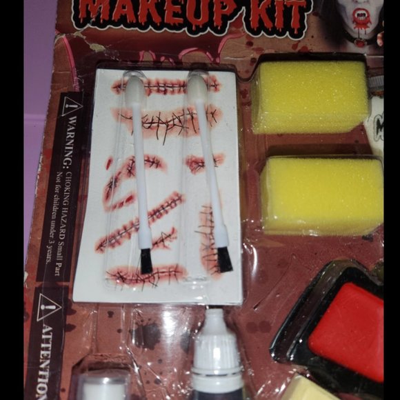 Halloween Full Makeup Kit - Never Opened - Picture 3 of 8